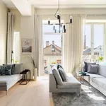 Leilighet Family Apt, Balcony And Roof Terrace *
