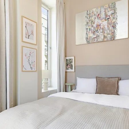 Apartment Family Apt, Balcony And Roof Terrace